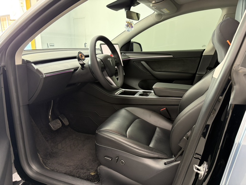Tesla Model Y 2023 #5 Tesla Model Y 2023 car image #5