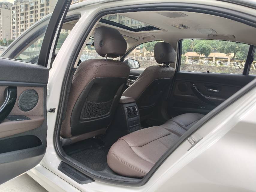 BMW 3 Series 2018 #12 BMW 3 Series 2018 car image #12