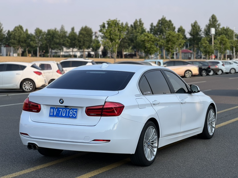 BMW 3 Series 2018 #3 BMW 3 Series 2018 car image #3