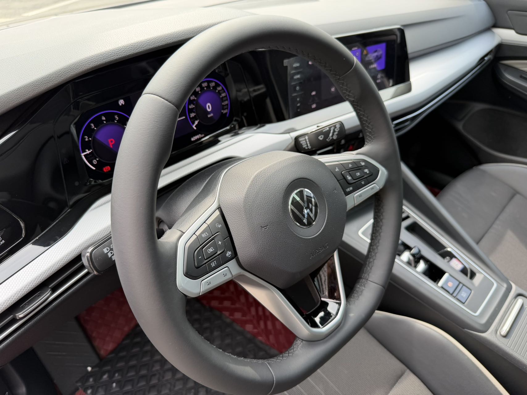 Volkswagen Golf 2022 car image #7