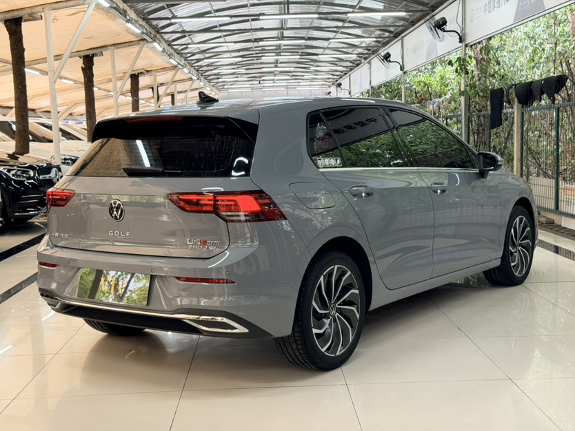 Volkswagen Golf 2024 #4 Volkswagen Golf 2024 صورة سيارة #4