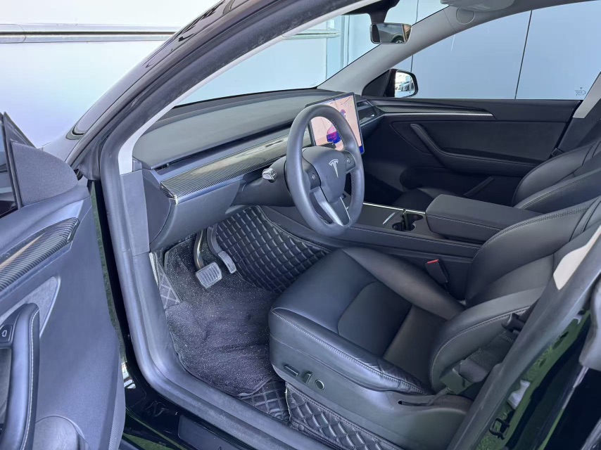 Tesla Model Y 2023 #4 Tesla Model Y 2023 car image #4
