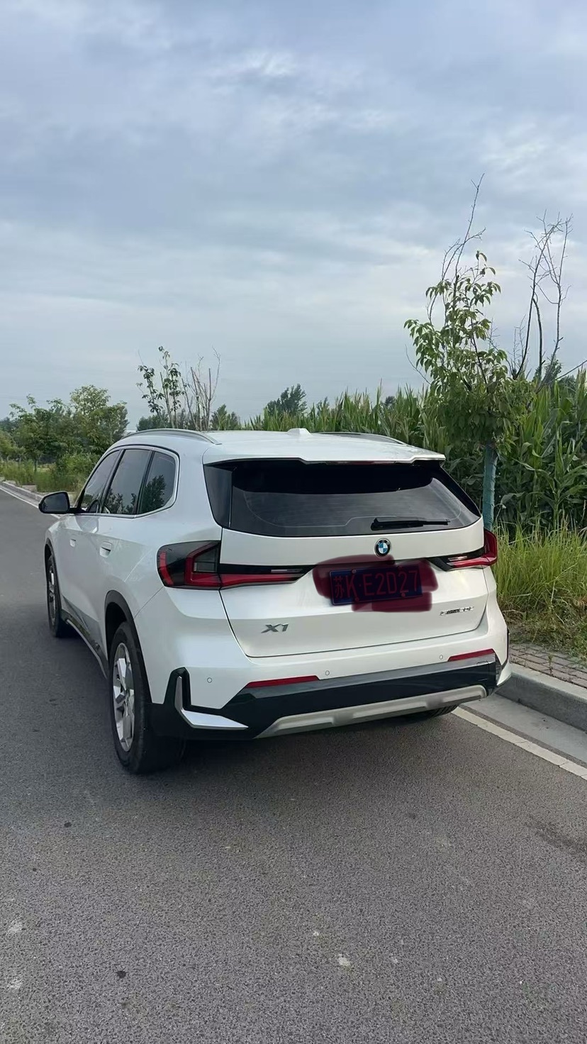BMW X1 2024 car image #2