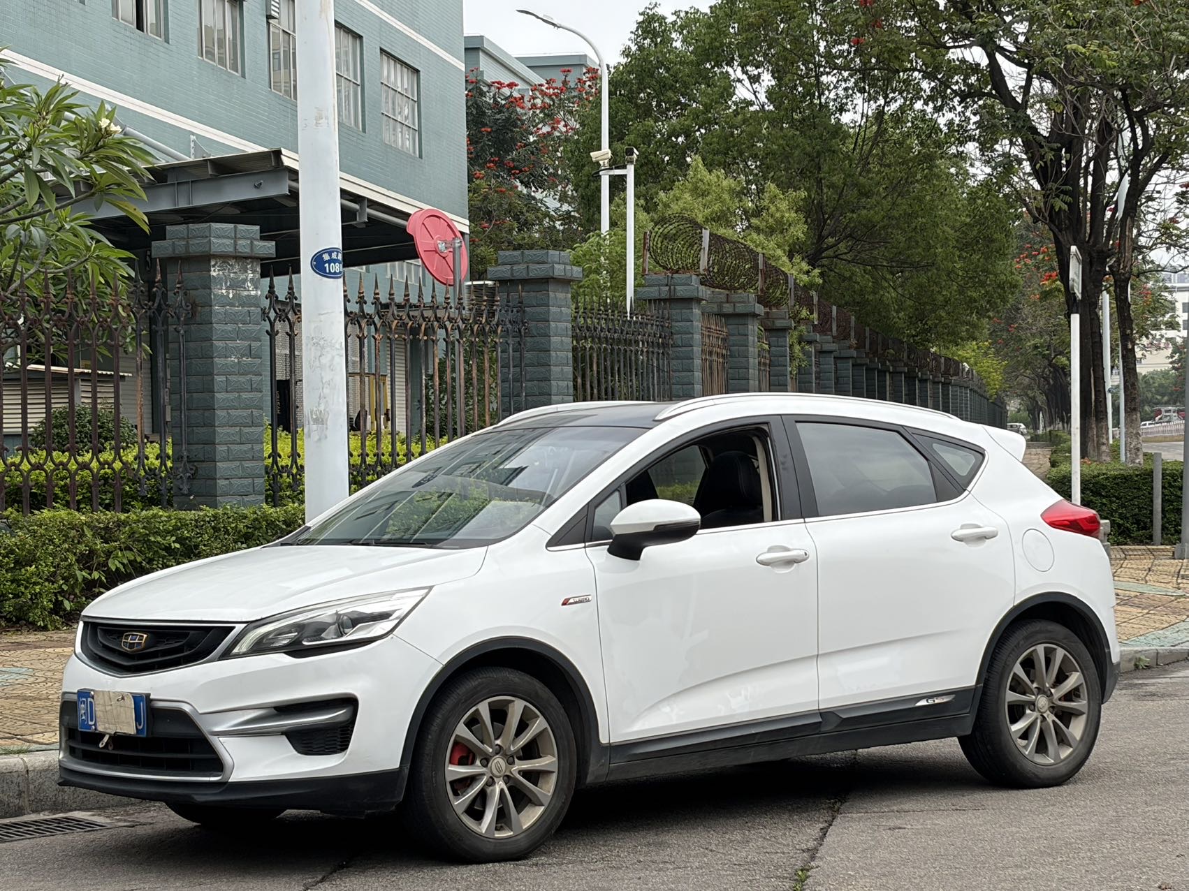 GEELY Emgrand GS 2018 GEELY Emgrand GS 2018 car image