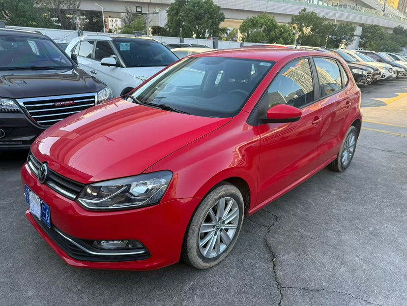 Volkswagen Polo 2015 Volkswagen Polo 2015 car image