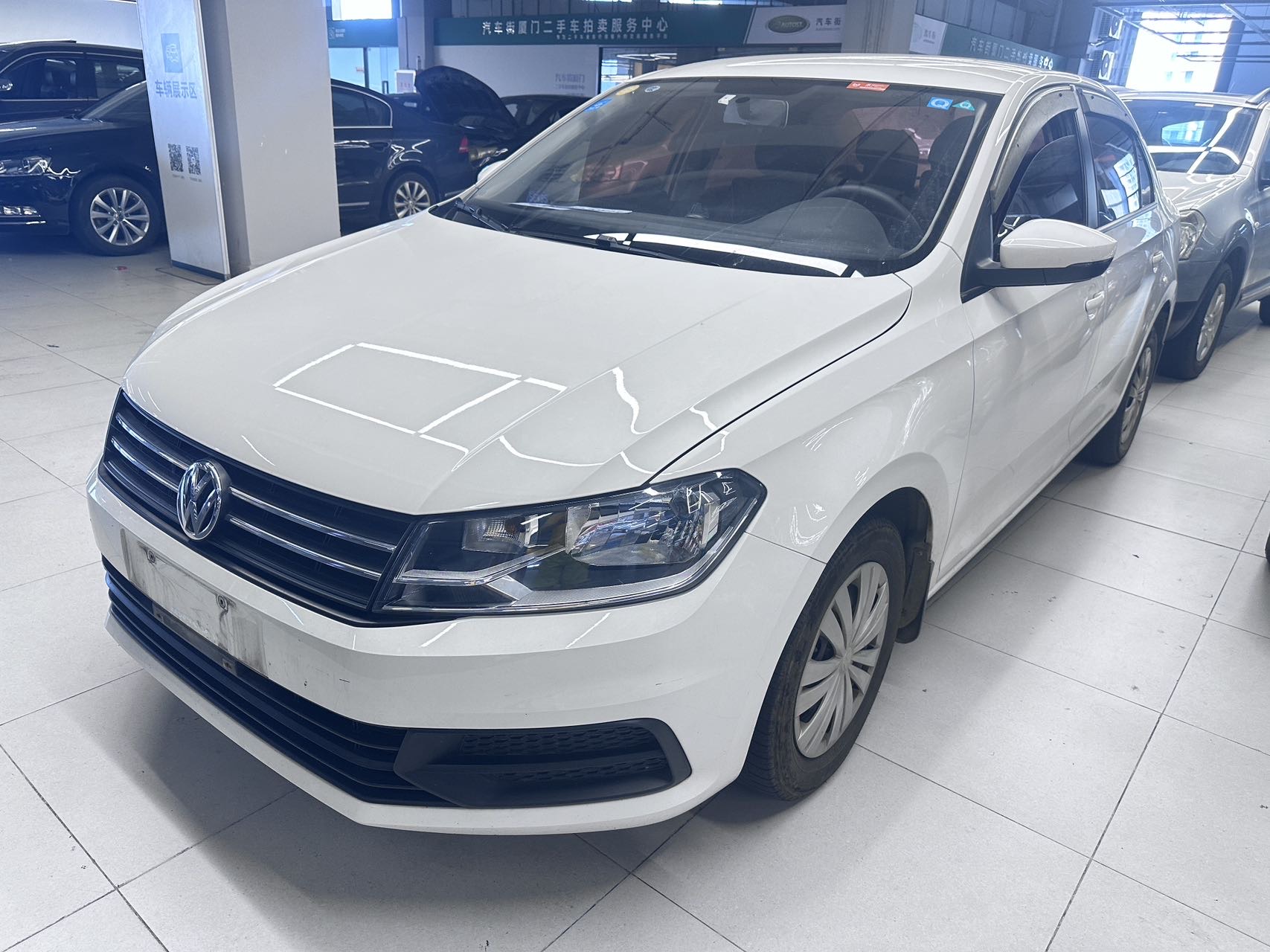 Volkswagen Santana 2017 car image 