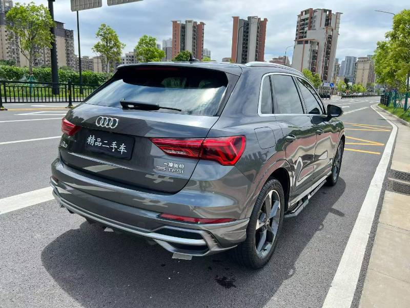 Audi Q3 2022 car image #9