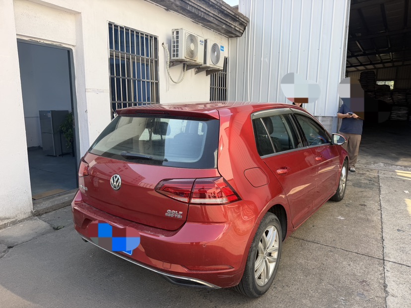 Volkswagen Golf 2018 car image #4