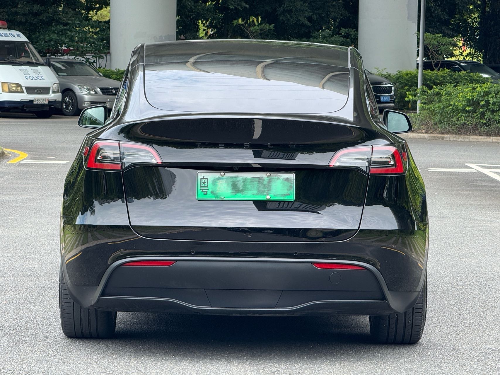 Tesla Model Y 2022 car image #10