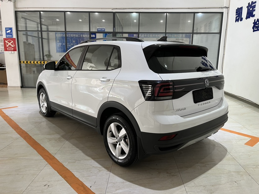 Volkswagen T-Cross 2023 car image #5