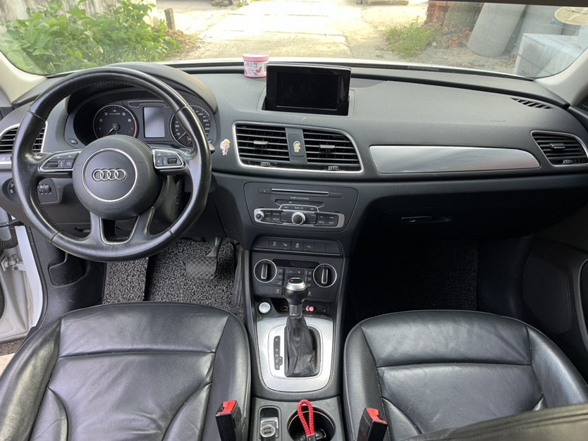Audi Q3 2016 car image #6