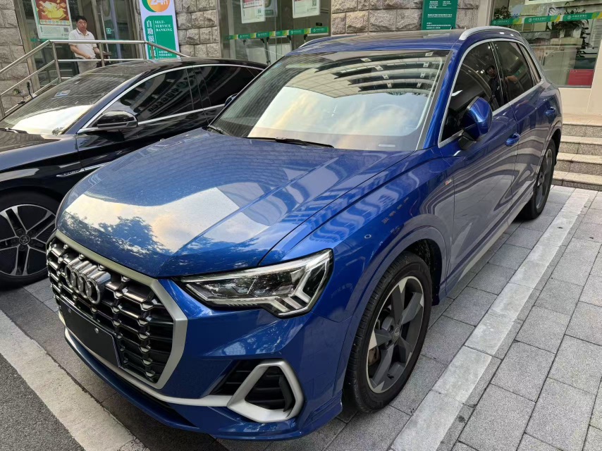 Audi Q3 2019 car image 