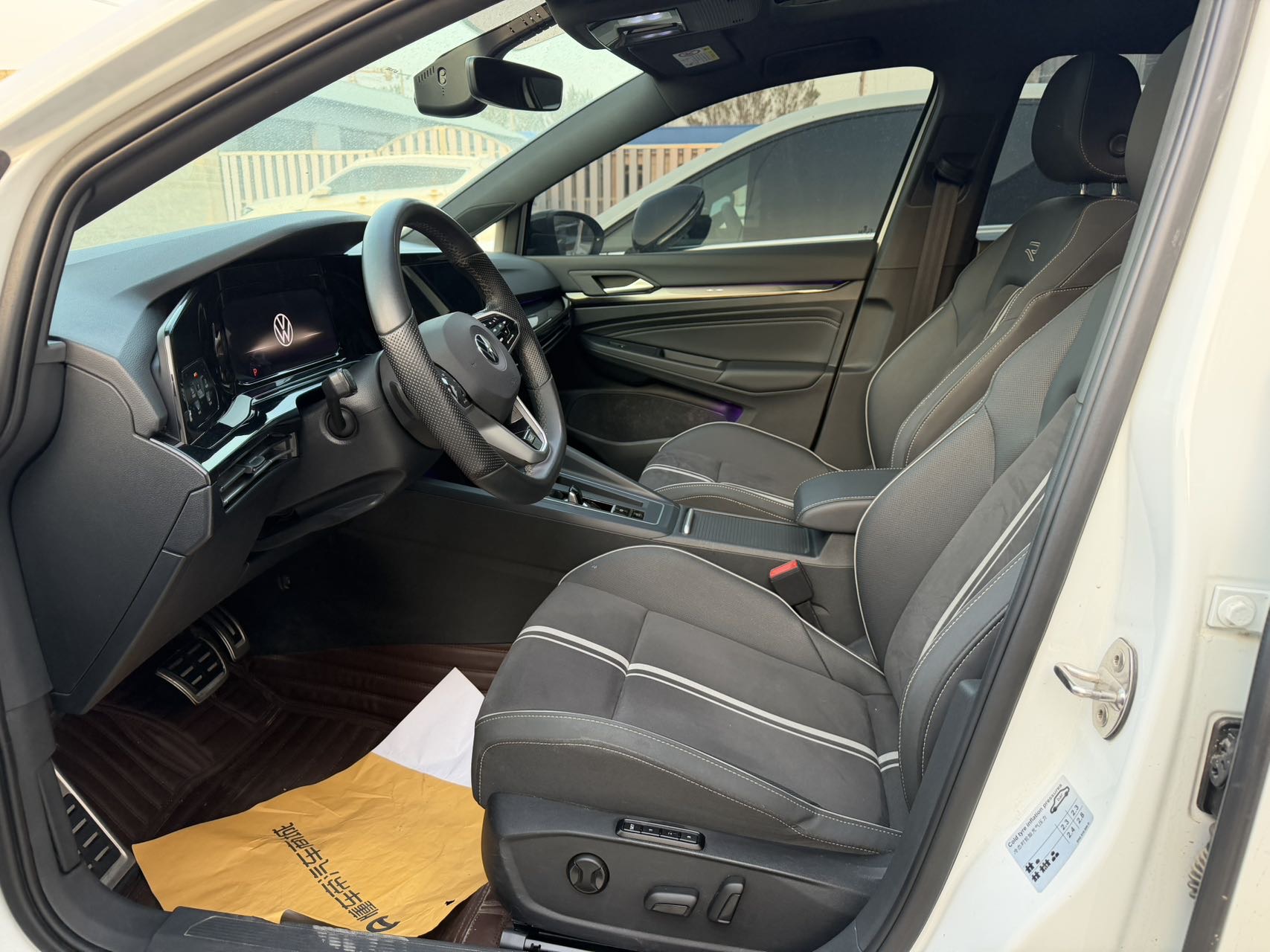 Volkswagen Golf 2024 car image #4