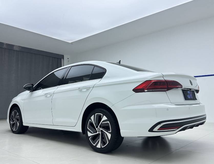 Volkswagen Bora 2022 car image #4