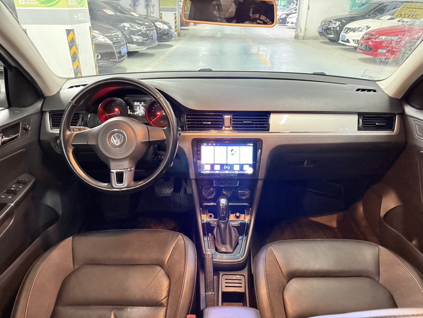 Volkswagen Bora 2015 car image #3