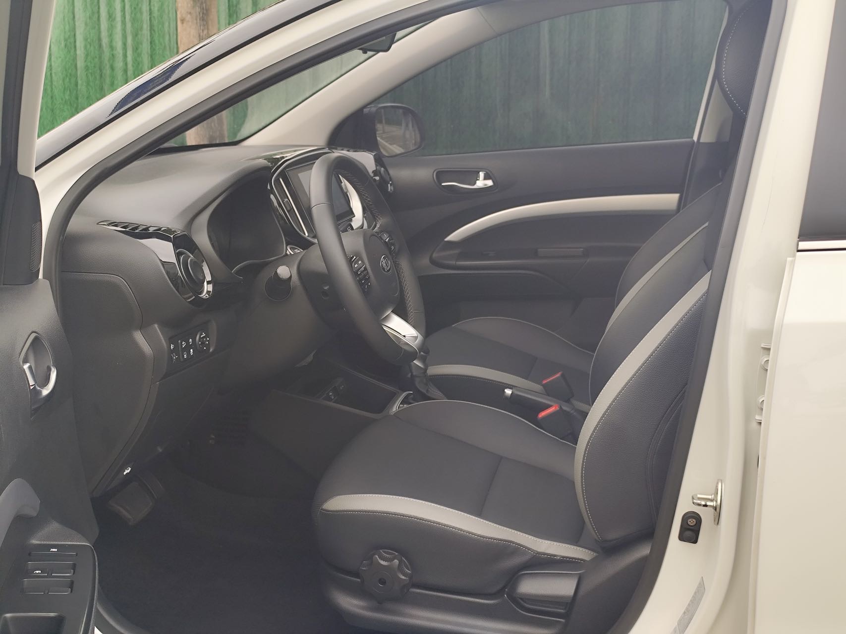 Kia KX1 2020 car image #7