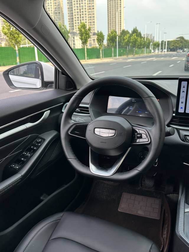 GEELY Emgrand 2025 #8 GEELY Emgrand 2025 car image #8