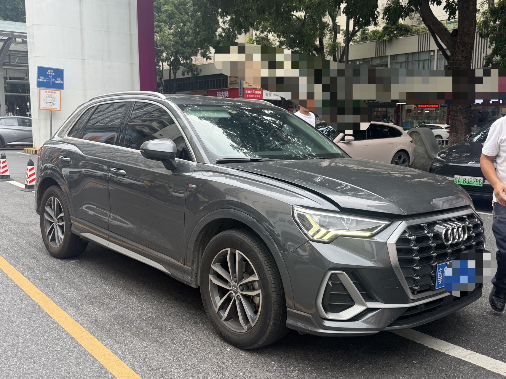 Audi Q3 2020 car image #3