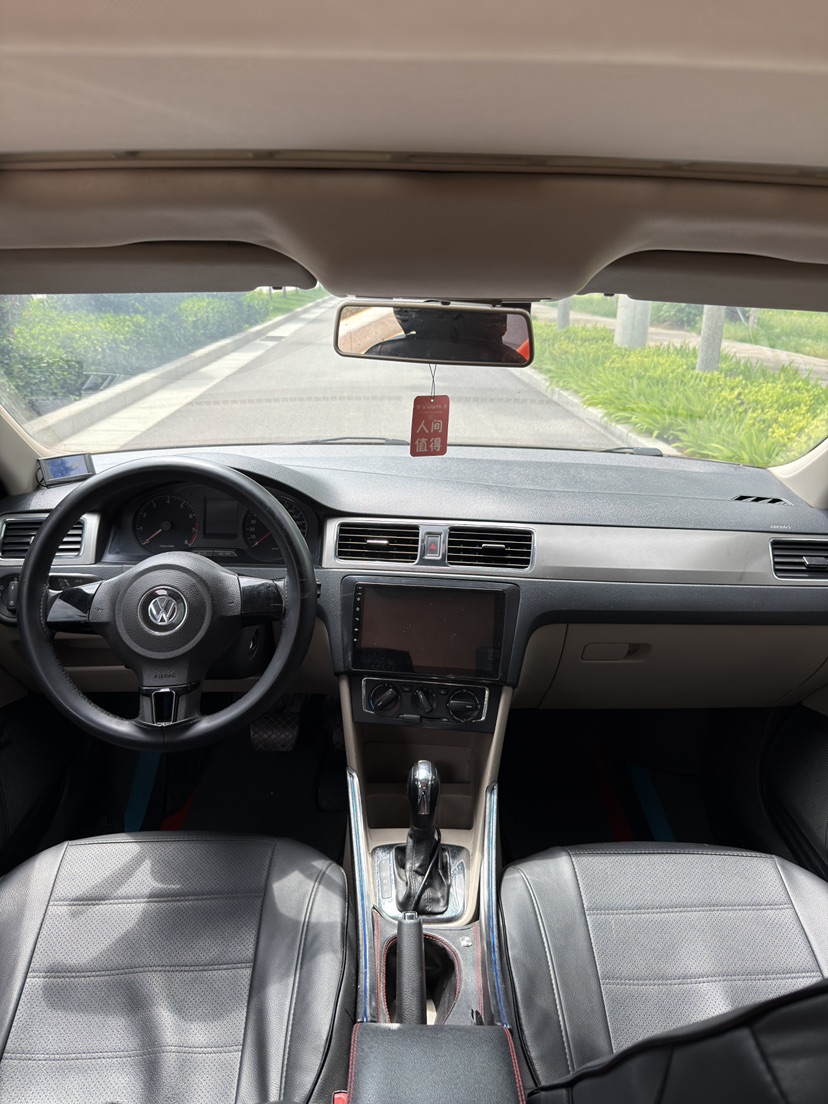 Volkswagen Santana 2014 car image #5