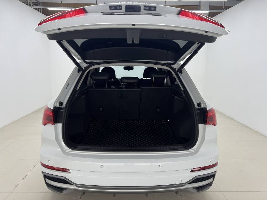 Audi Q3 2023 #8 Audi Q3 2023 car image #8