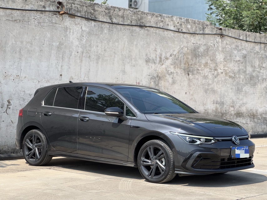 Volkswagen Golf 2022 car image #3