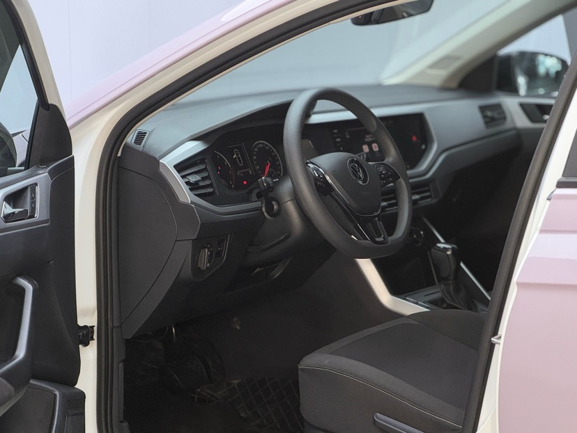 Volkswagen Polo 2022 car image #5