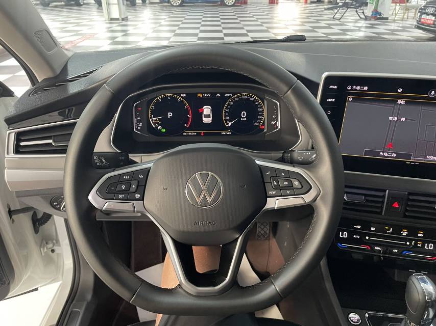 Volkswagen Bora 2022 car image #11