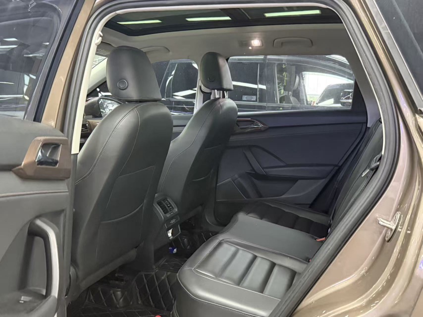 Volkswagen Tharu 2019 car image #5