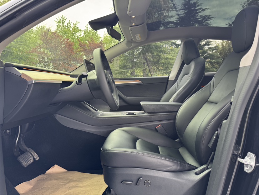 Tesla Model Y 2023 car image #7