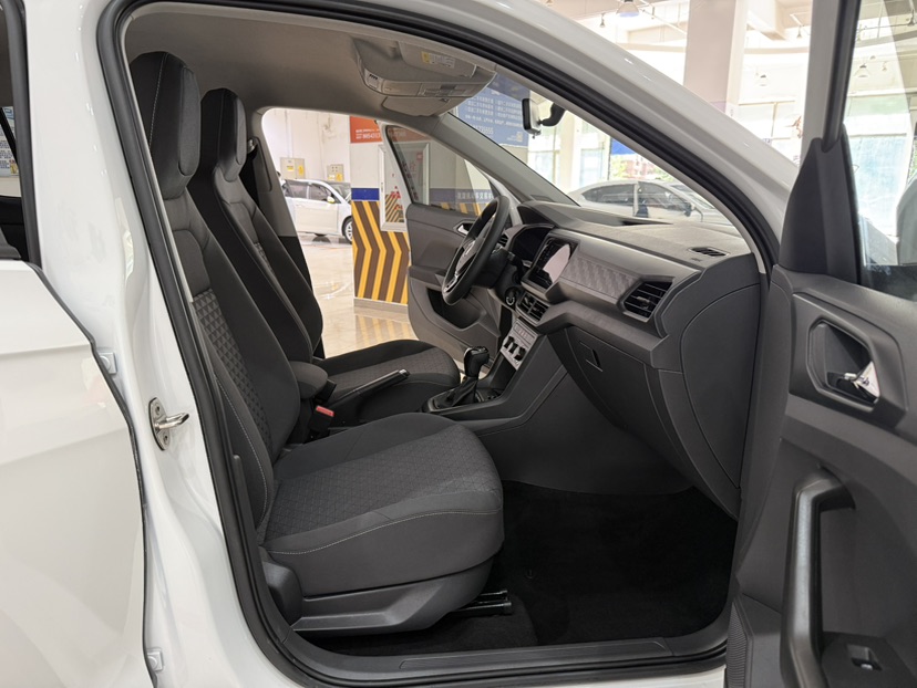 Volkswagen T-Cross 2022 car image #8