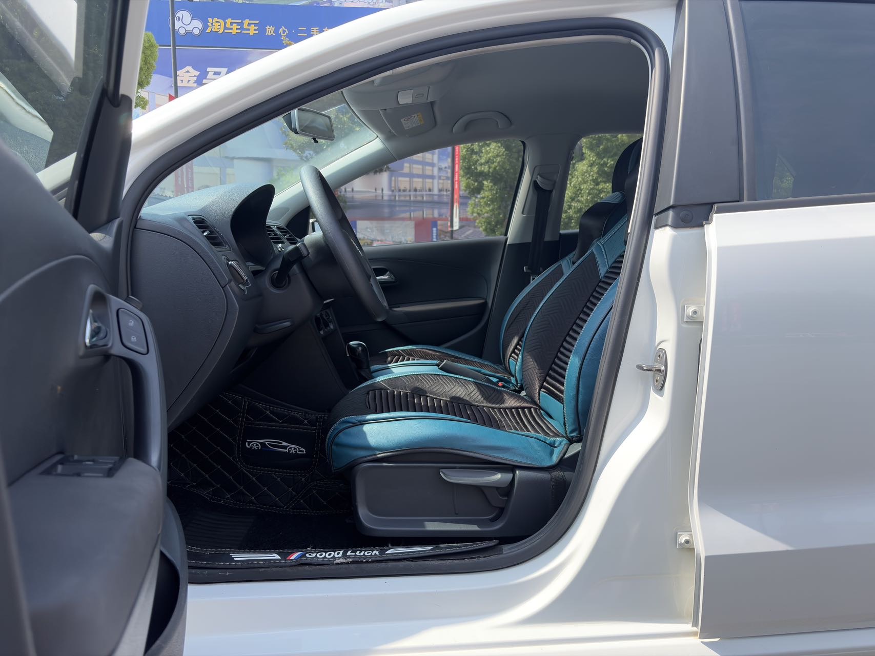 Volkswagen Polo 2018 car image #10