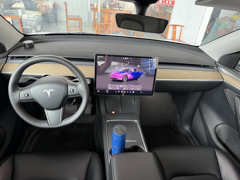 Tesla Model Y 2022 car image #4