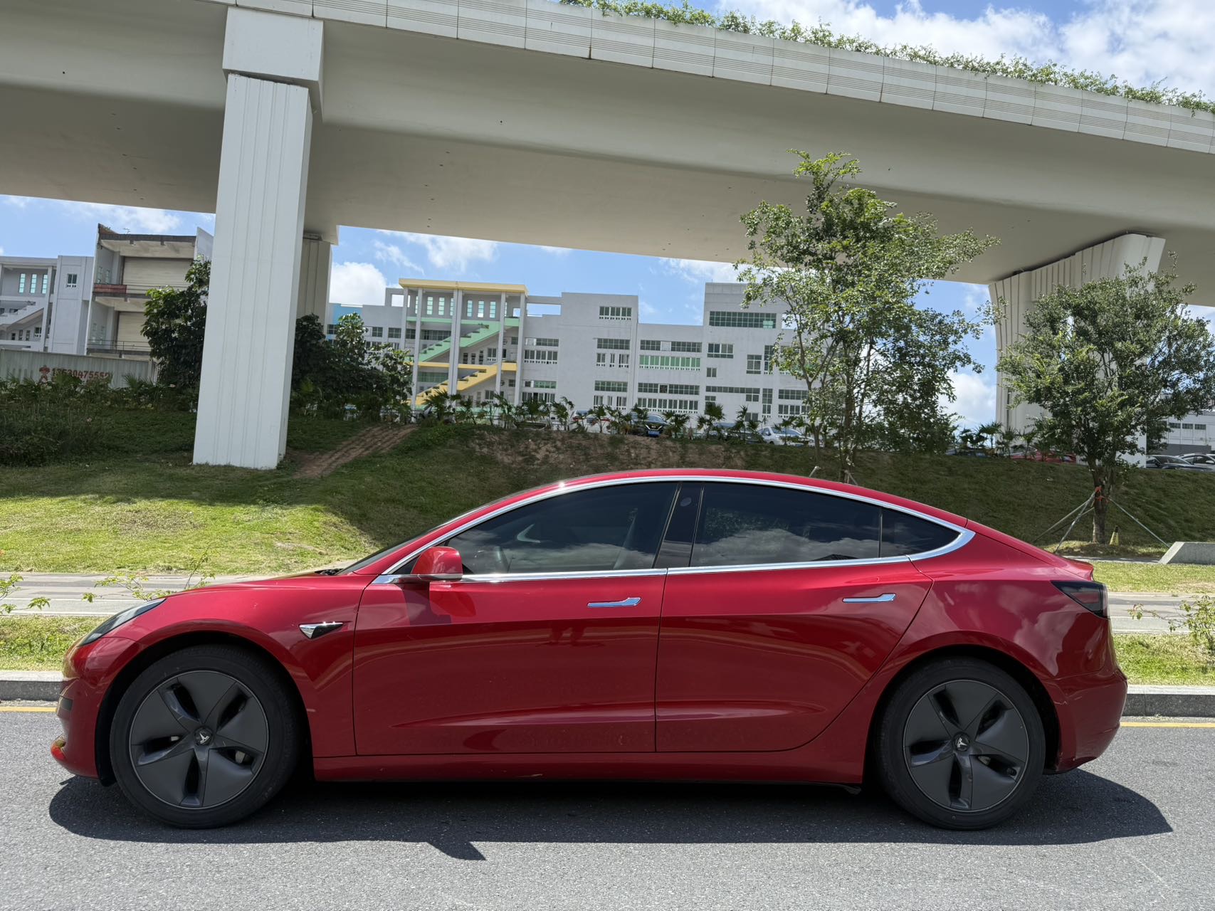 Tesla Model 3 2020 car image #12