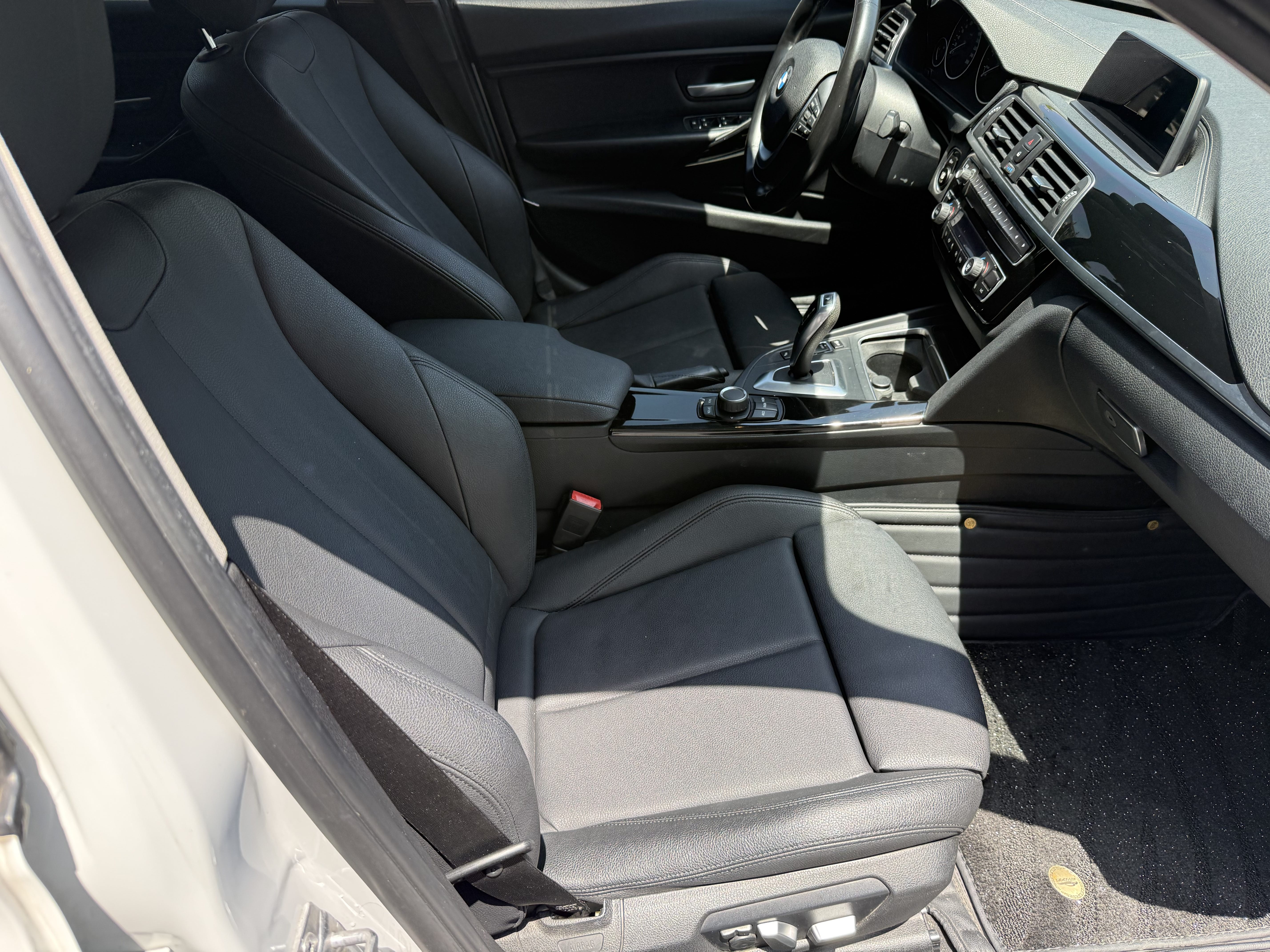 BMW 3 Series 2018 #6 BMW 3 Series 2018 car image #6