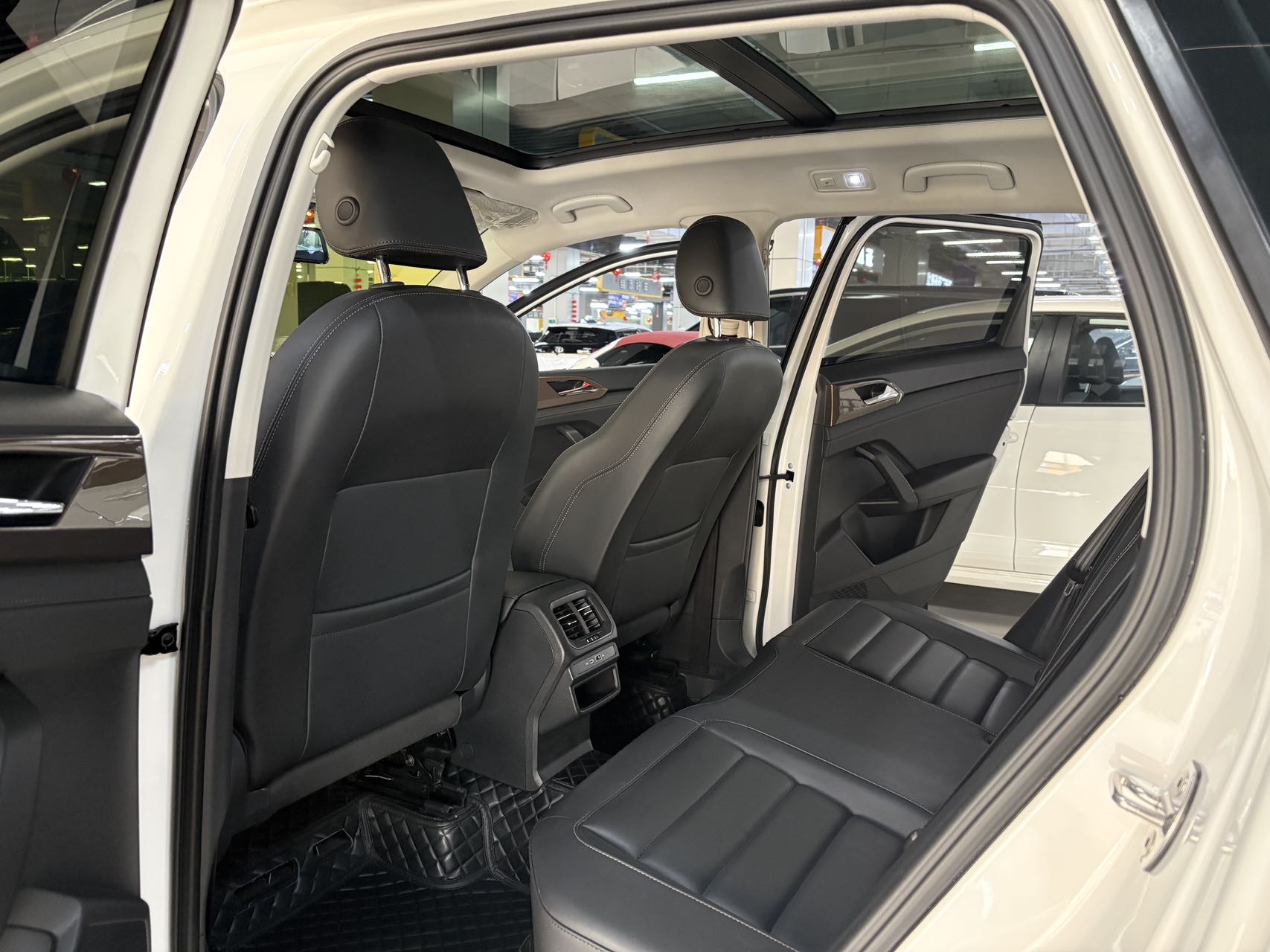 Volkswagen Tharu 2022 #5 Volkswagen Tharu 2022 car image #5