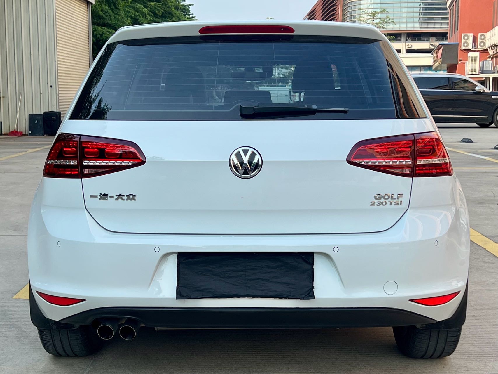 Volkswagen Golf 2017 car image #3