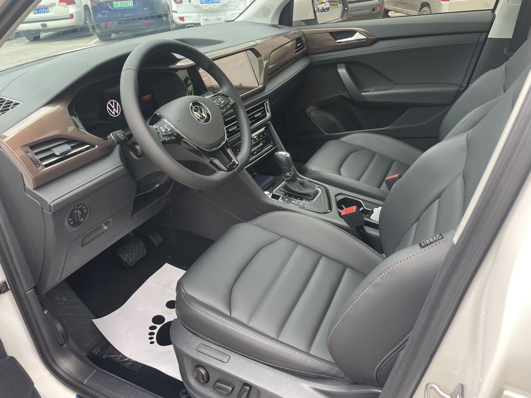Volkswagen Tharu 2022 car image #3