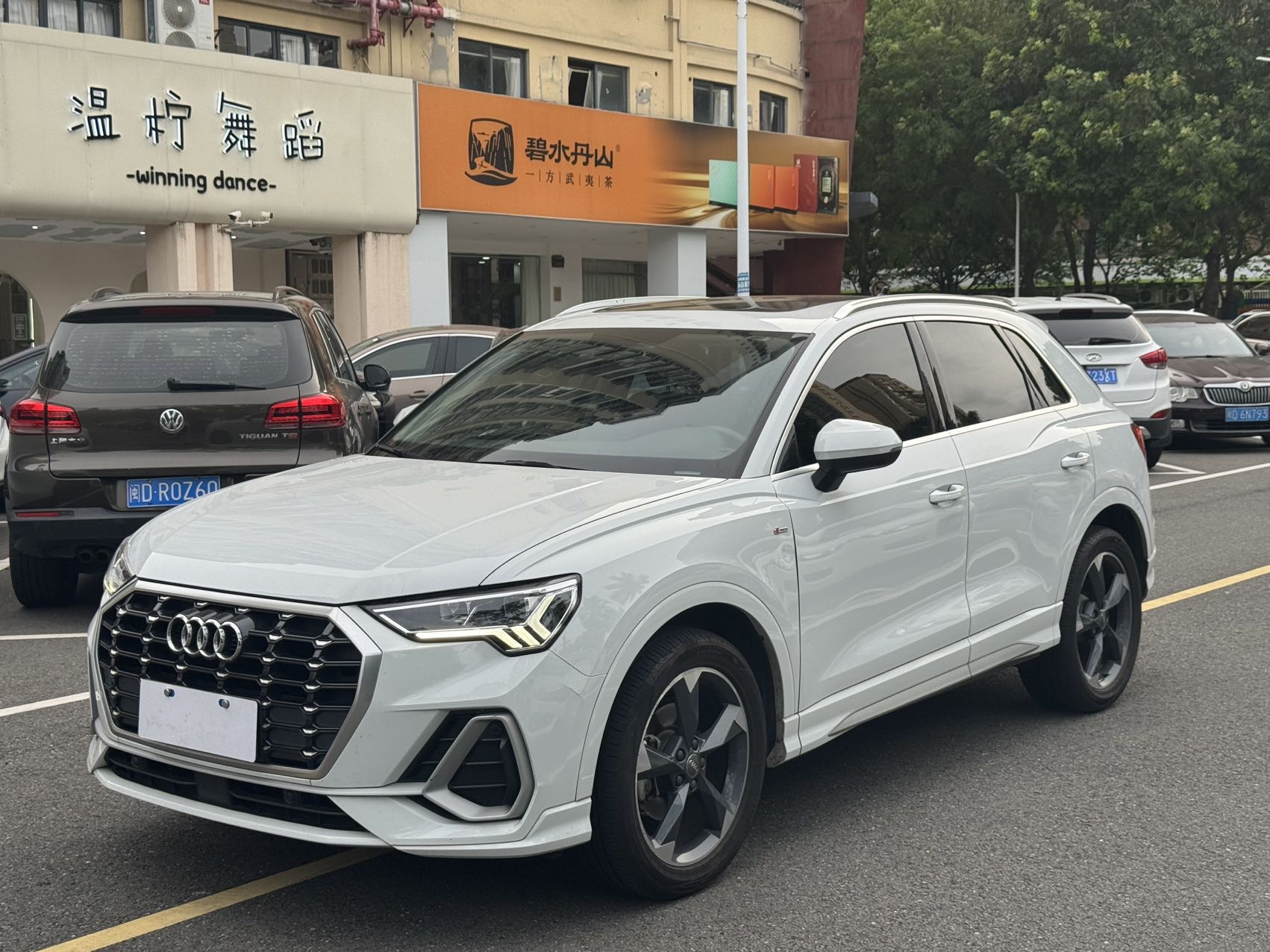 Audi Q3 2020 car image 