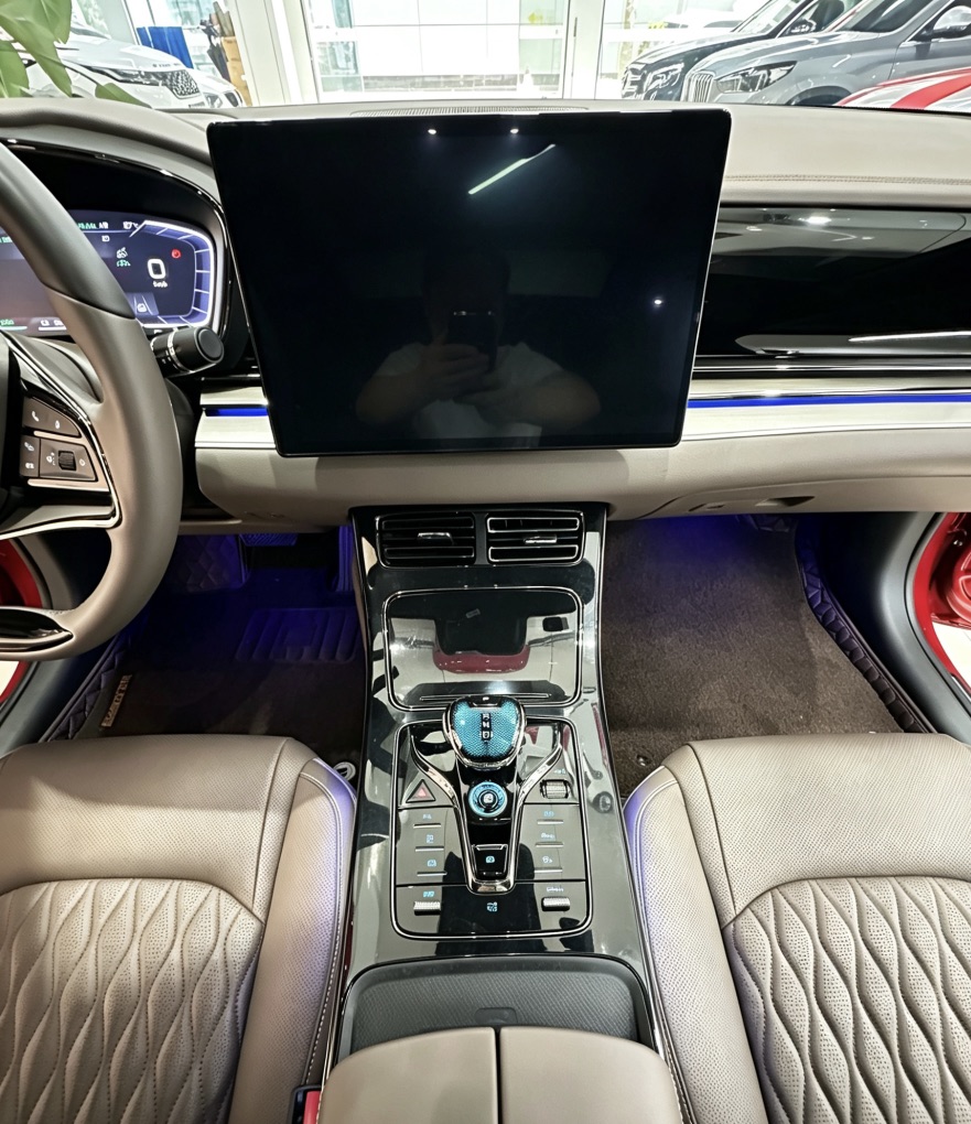 BYD Han 2023 car image #2
