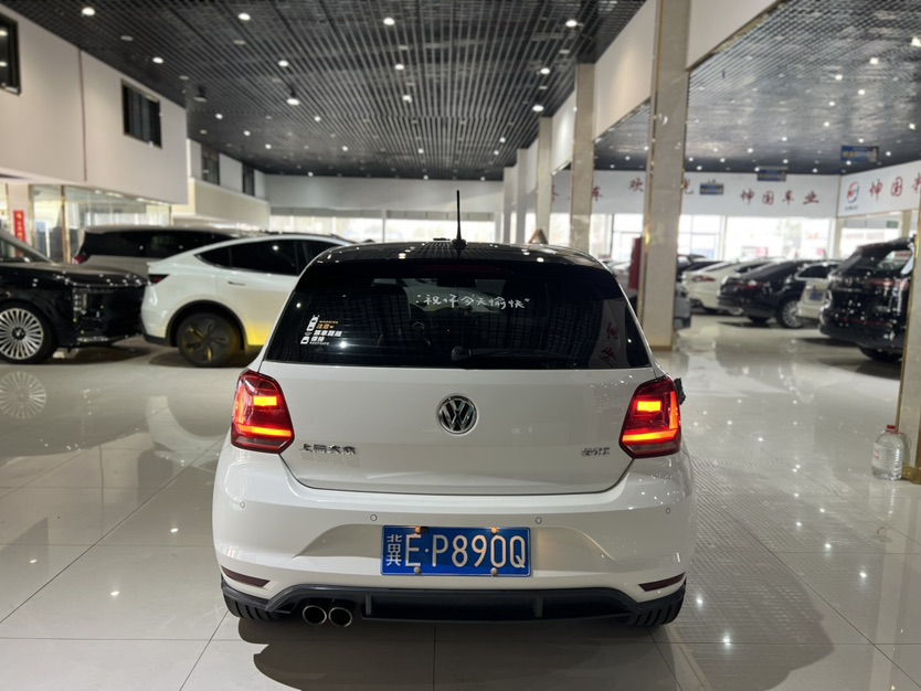 Volkswagen Polo 2016 car image #8
