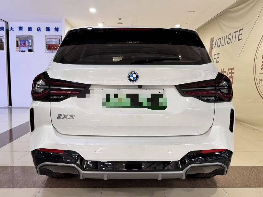 BMW iX3 2023 изображение автомобиля #8