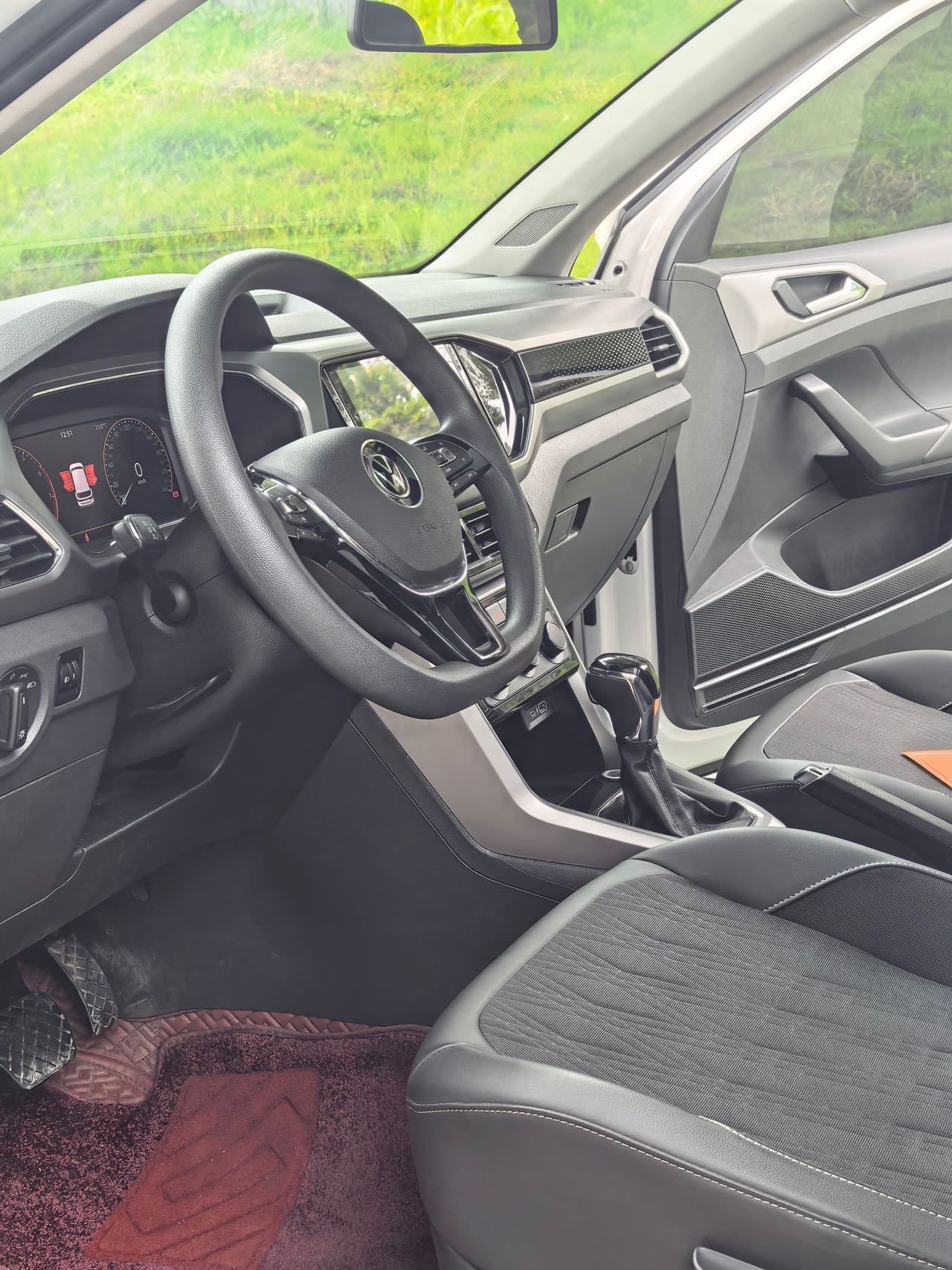Volkswagen T-Cross 2022 car image #9