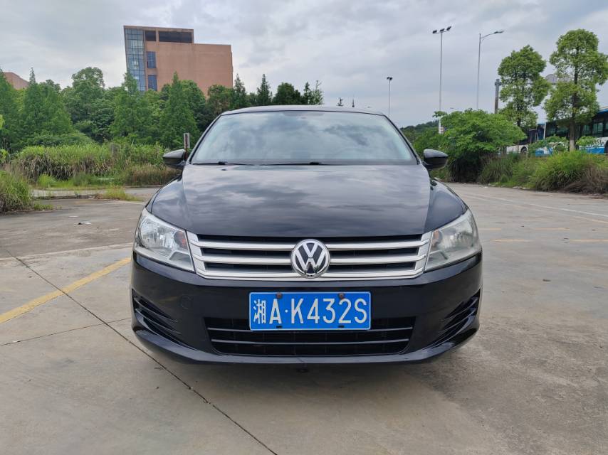 Volkswagen Santana 2016 car image #2