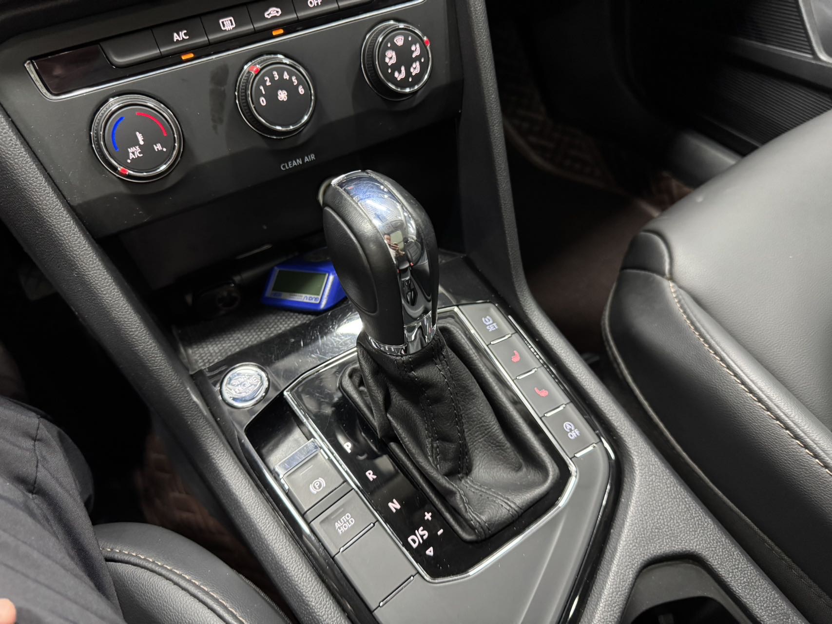 Volkswagen Tharu 2022 car image #12