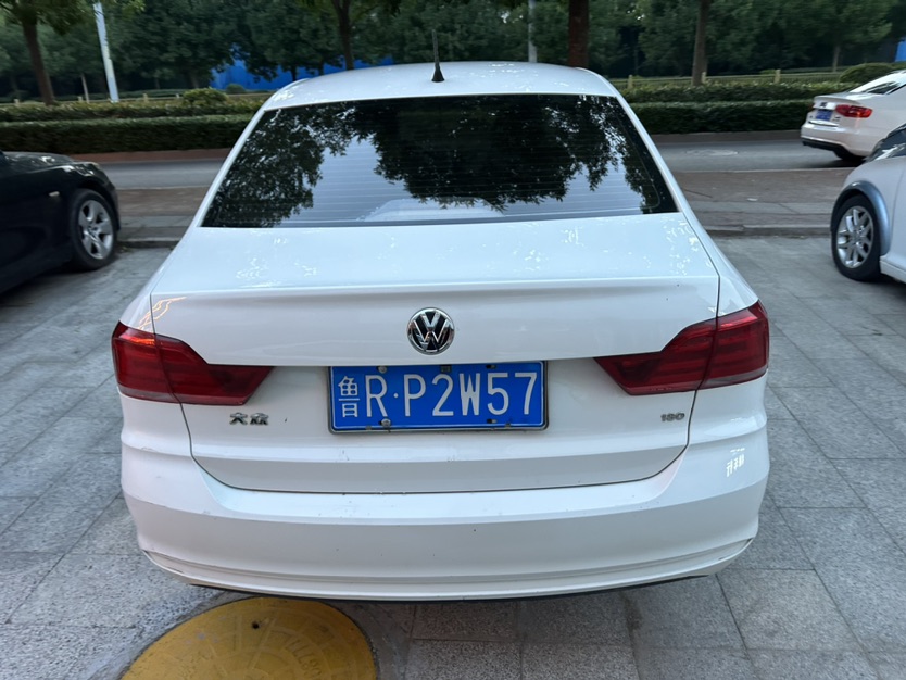 Volkswagen Santana 2017 car image #5