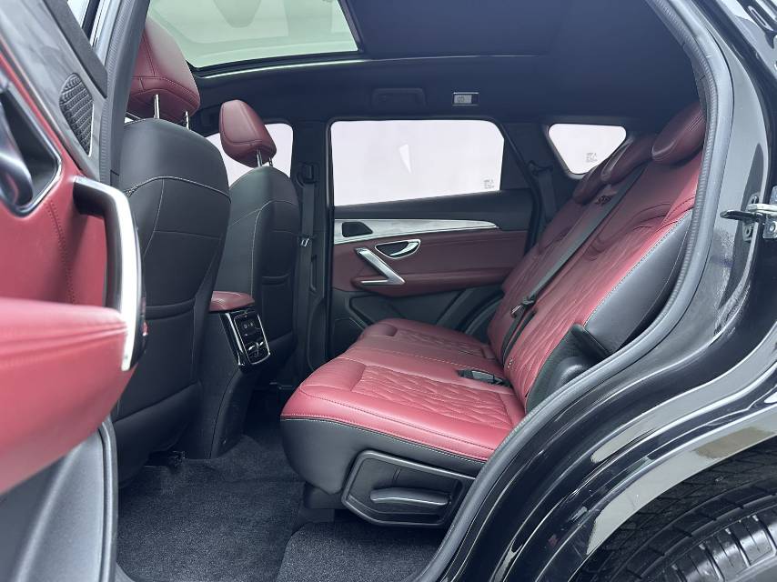 Jetour X70 PLUS 2023 car image #8