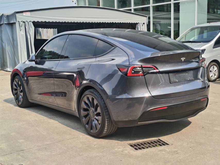 Tesla Model Y 2023 #5 Tesla Model Y 2023 car image #5