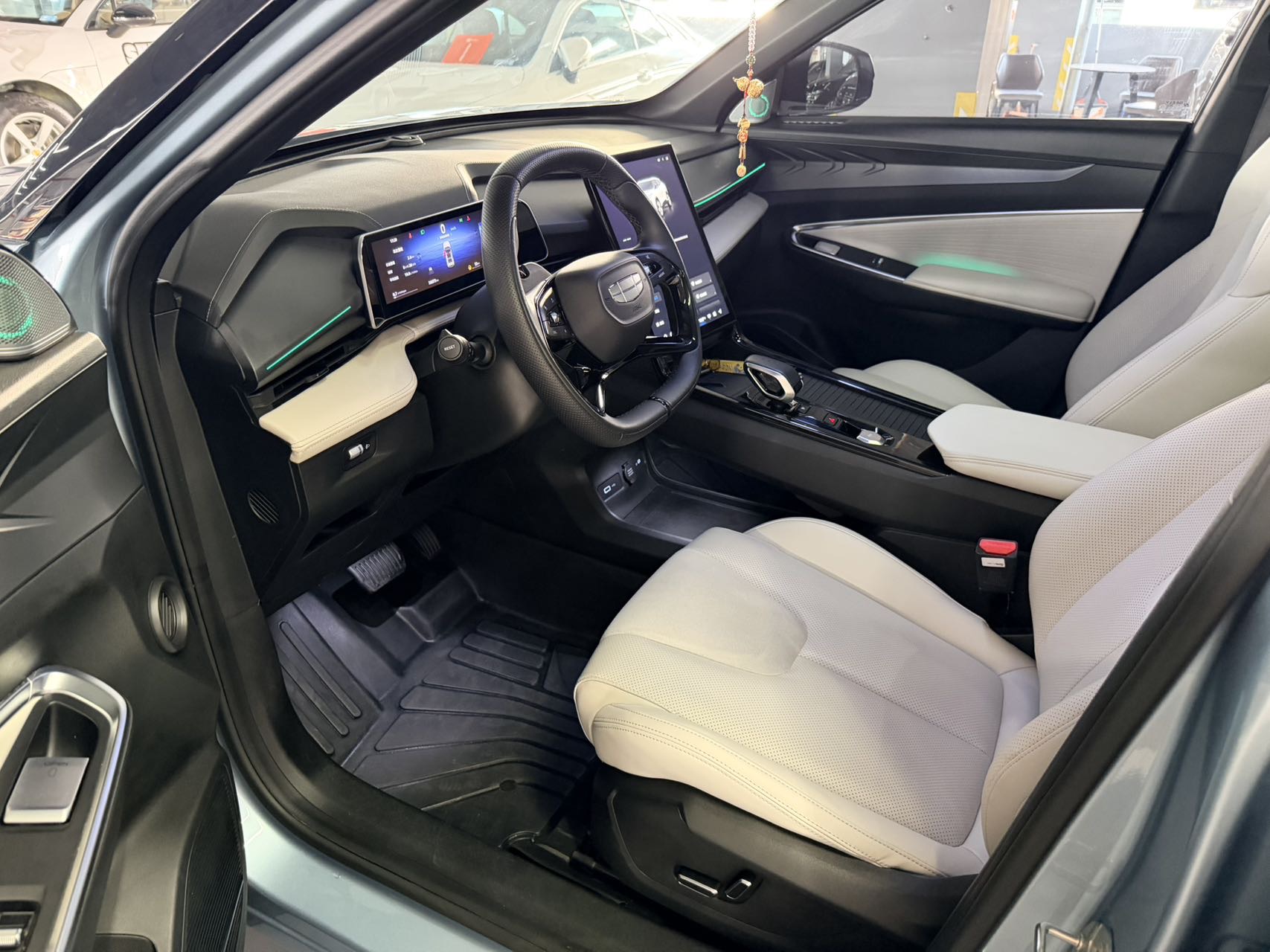 GEELY Boyue 2023 car image #6