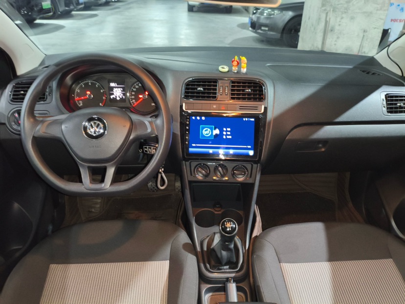 Volkswagen Polo 2016 car image #6