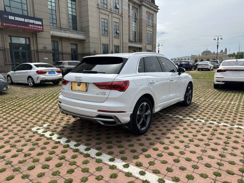 Audi Q3 2022 #6 Audi Q3 2022 car image #6
